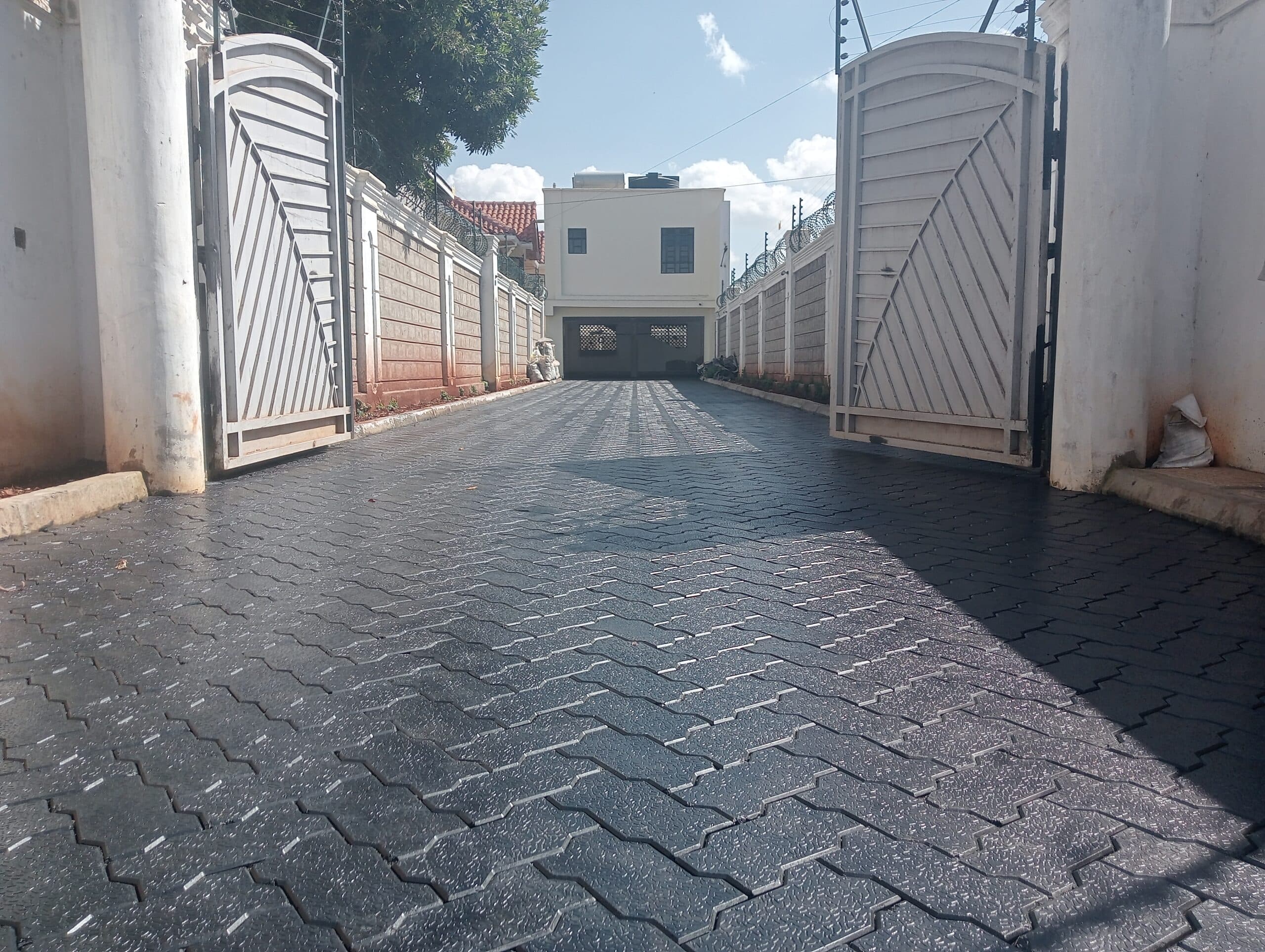 Estate Driveway